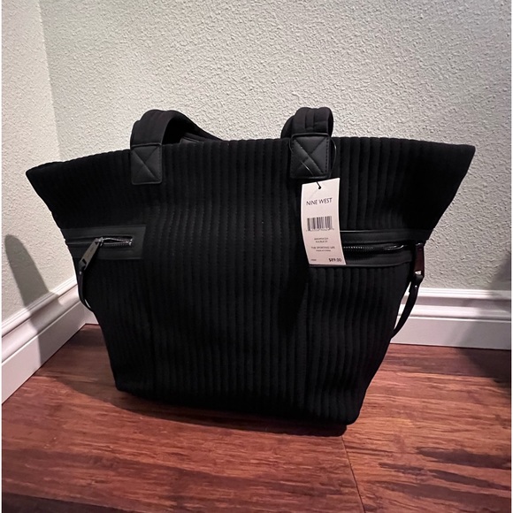 *Last One* New w/tags Nine West Large Tote - Picture 9 of 10